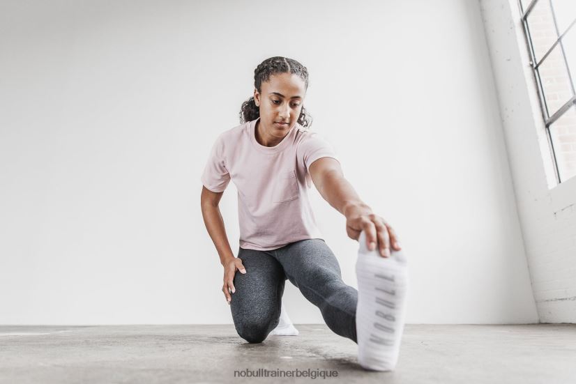 NOBULL t-shirt boxy à poche poids lourd pour femmes, poussiéreux88R8PT2561